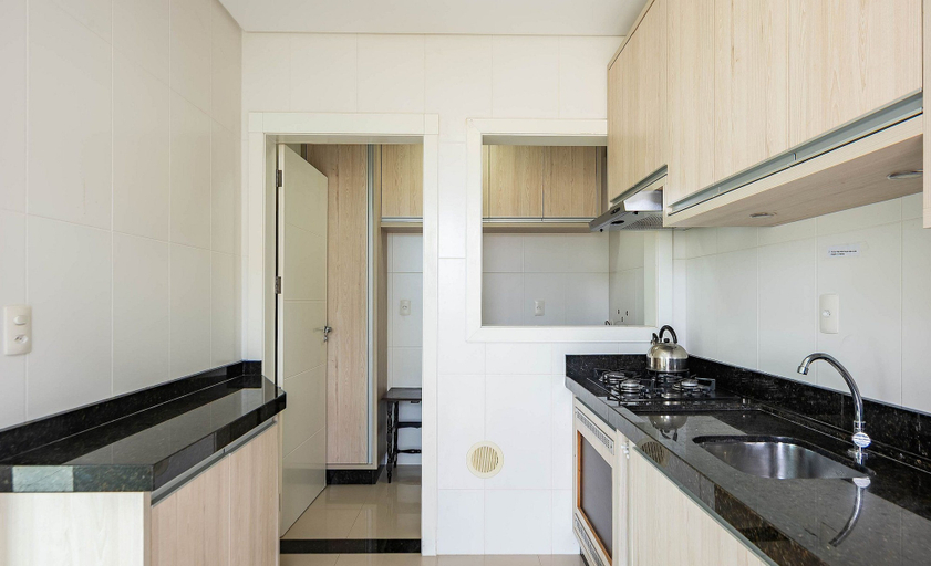 Private kitchen, Apt. w/ Balcony and BBQ 250m From the sea Mrs0402, Bombinhas