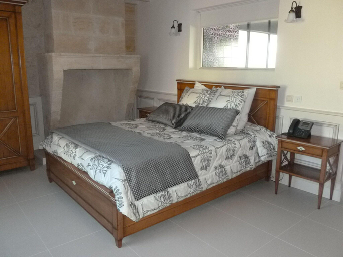 Bedroom 3, Château la Rose Perriere, Gironde