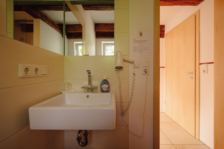 Bathroom 5, Zum Spitzbuam, Freising