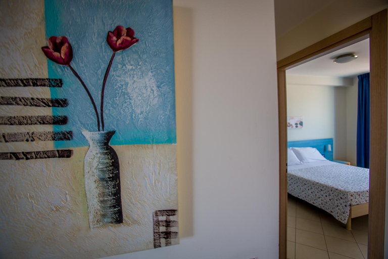 Others 5, Residence Miljunka, Messina