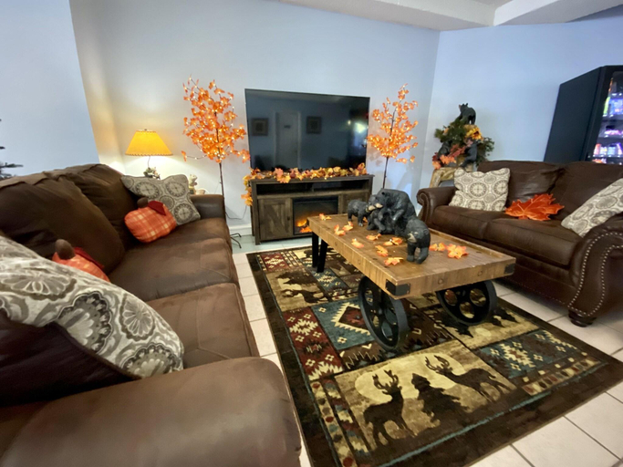 Public Area 3, Riverchase Lodge, Sevier