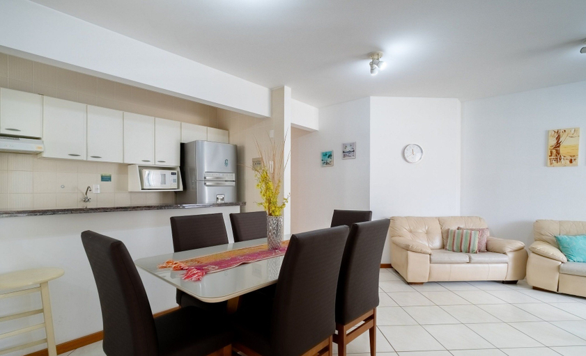 Dining, 3BR apt W/bbq 240m sea Bombas/sc Cay0123, Bombinhas