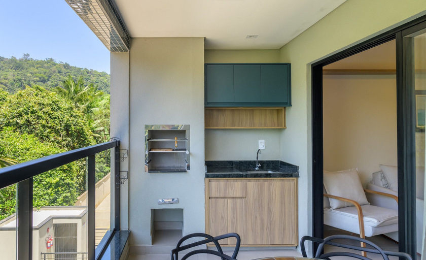 Outdoor dining, HRE - Apartments 290 m From Toninhas Beach, Ubatuba