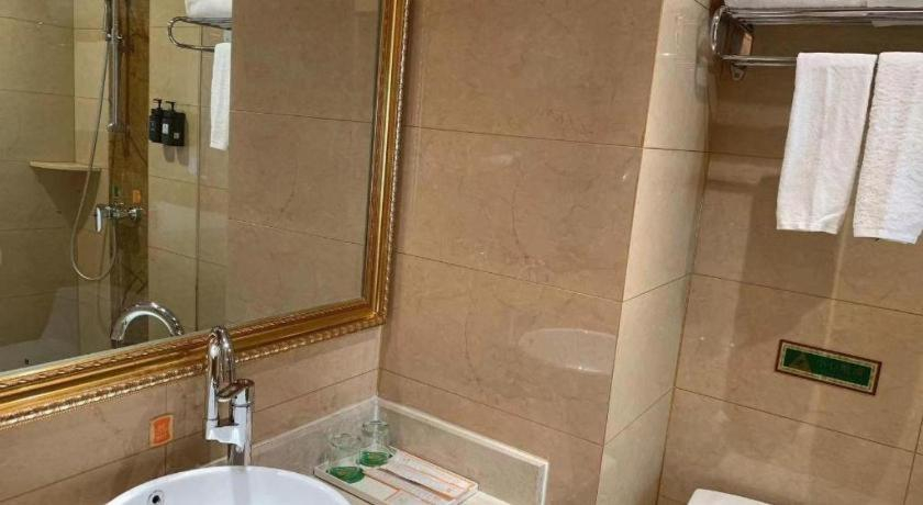 Bathroom 3, Vienna Hotel Hebei Cangzhou Mingzhu Market, Cangzhou