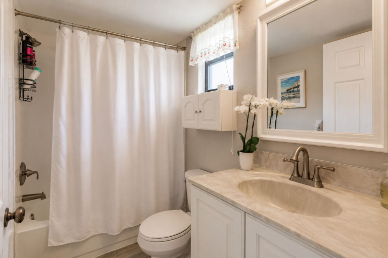 Bathroom 5, Park Shore Resort - Dream Holiday Stays, Collier