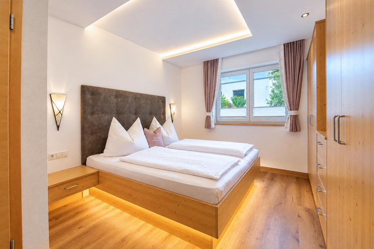Room 2, Apartment in Mittersill With Terrace, Zell am See