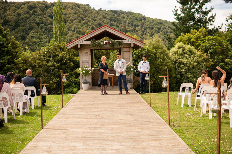 Others 5, Silverstream Retreat, Hutt city
