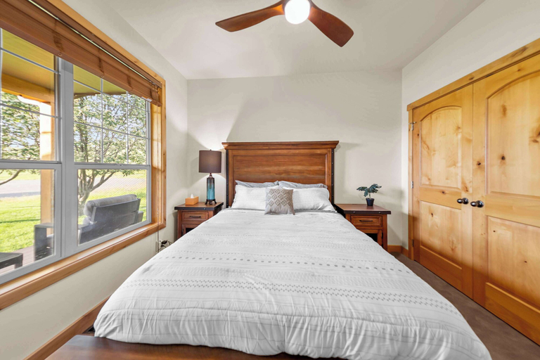 Room 2, Thirty Fore Demers Indian Springs Golf, Lincoln