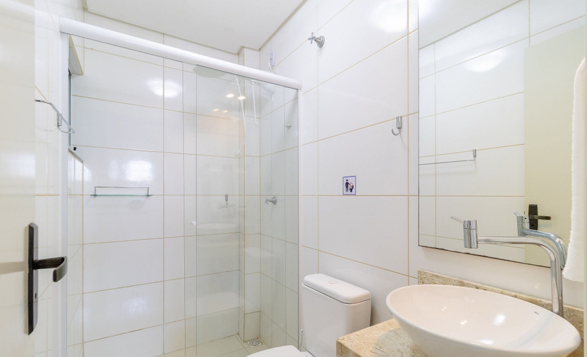 Bathroom, Ap W/bbq 2 Bedrooms 900m From the Beach \- Rob203, Florianopolis