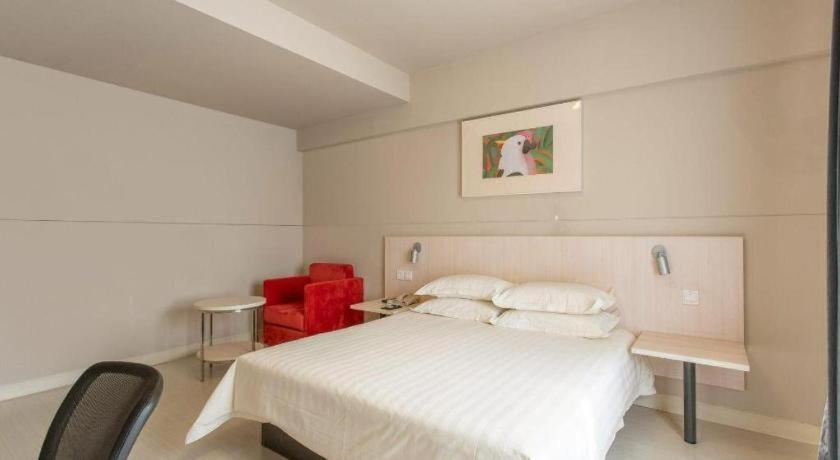 Bedroom 3, Jinjiang Inn Xianning Yinquan Avenue Hot Spring Hotel, Xianning