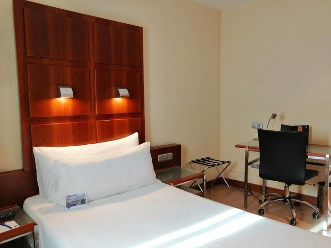 Bedroom 3, Port Valencia Azafata, Valencia