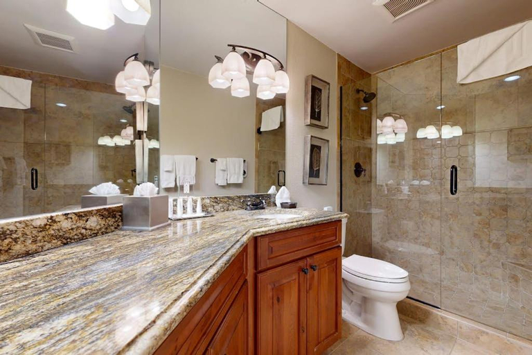 Bathroom 3, Lion Square Lodge South 450, Eagle