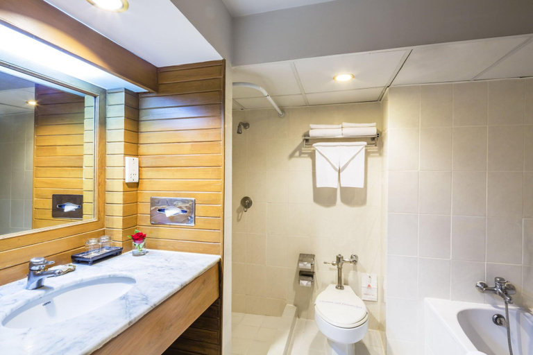 Bathroom, Lotus Hotel Pang Suan Kaew, Muang Chiang Mai