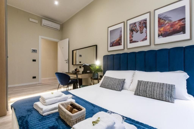 Room 3, Suites 44, Rome