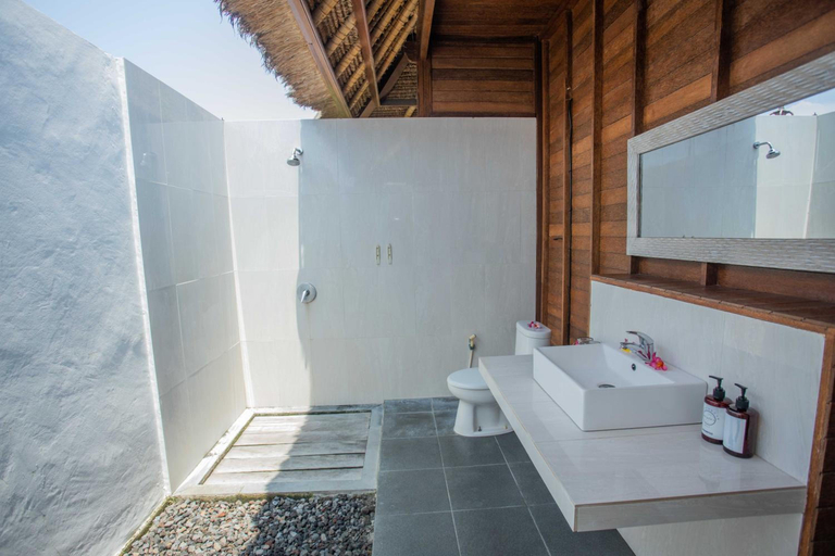 Bathroom, Koji Garden Huts, Klungkung