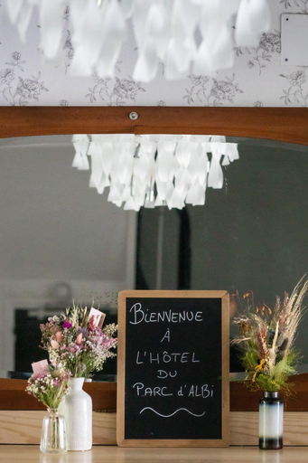 Public Area 3, Hôtel Brasserie du Parc, Tarn