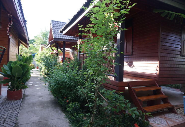 Exterior & Views 2, Lampang Bouteak Resort, Muang Lampang