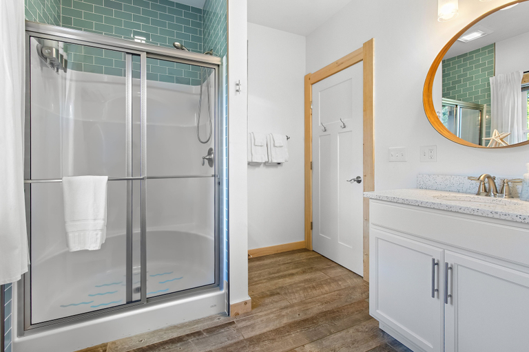 Bathroom 3, Ocean Breeze, Knox