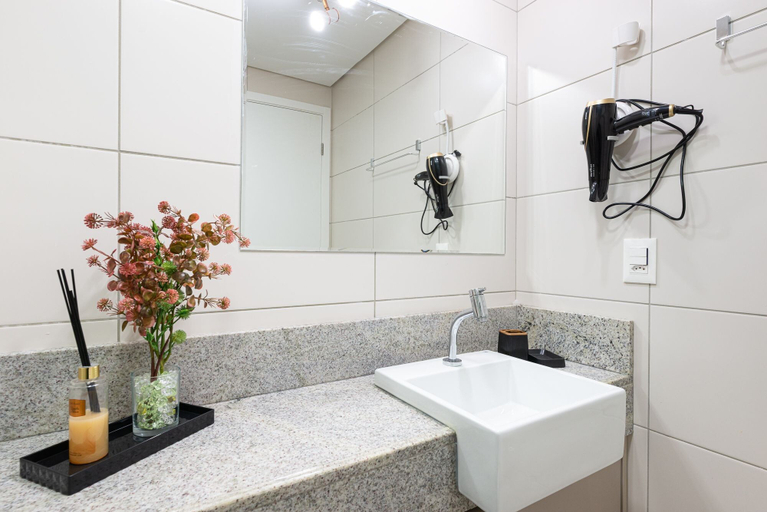Bathroom 3, Parque do Cais #1109 With Sea View by Carpediem, Recife