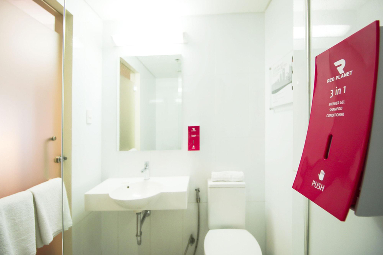Bathroom 4, Red Planet Manila Malate Mabini, Manila City