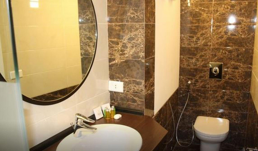 Bathroom, Grand Hotel Beirut, Beirut