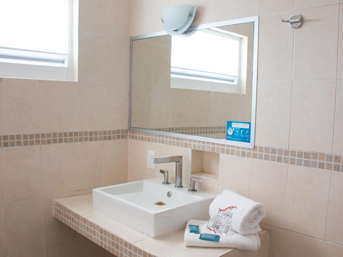Bathroom 3, St George Hotel, Celaya