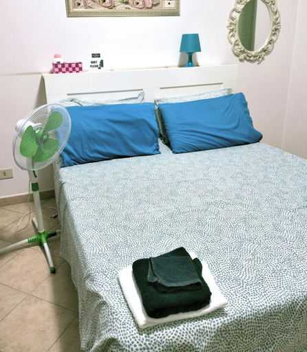 Bedroom 3, La Perla B & B, Roma