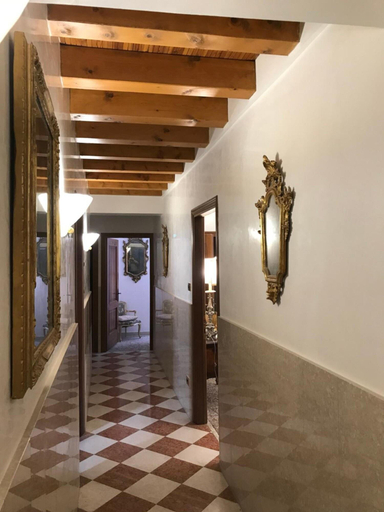 Public Area, Luxury Venetian Rooms, Venezia