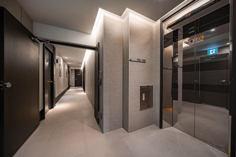 Public Area 2, Brown-dot Hotel Signature, Buk