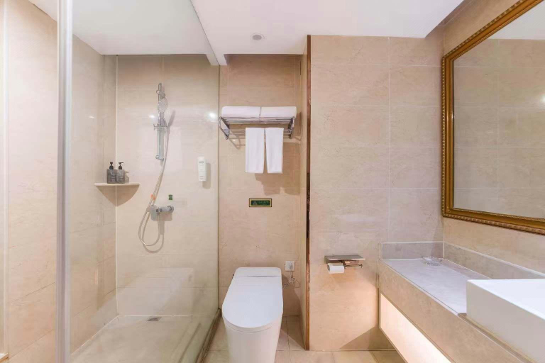 Bathroom 4, Vienna Hotel (Taixing Gulou Xintiandi Sports Center), Taizhou
