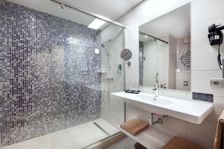 Bathroom 4, Riu Chiclana, Cádiz