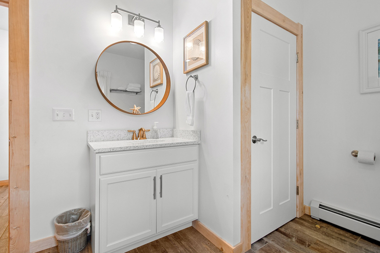 Bathroom 4, Ocean Breeze, Knox