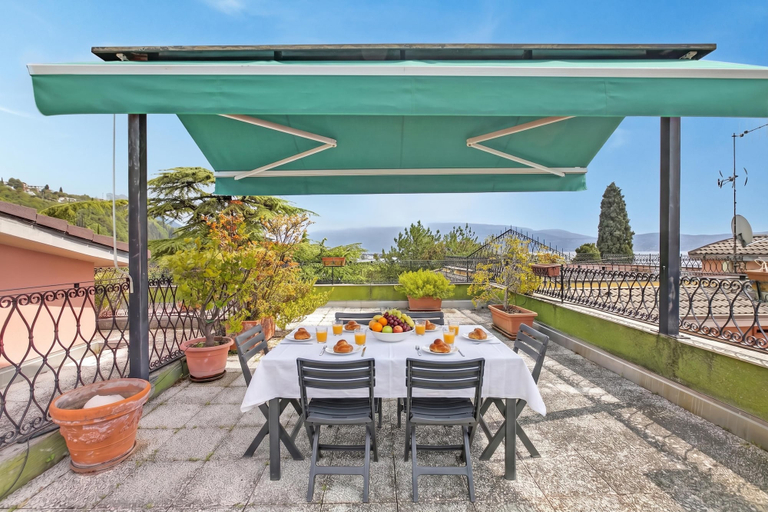 Outdoor dining 3, Roma 62 Lake View,terrace & Private Park, Brescia