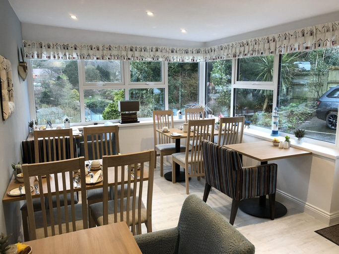 Food & Drinks 5, Cairn House, Devon