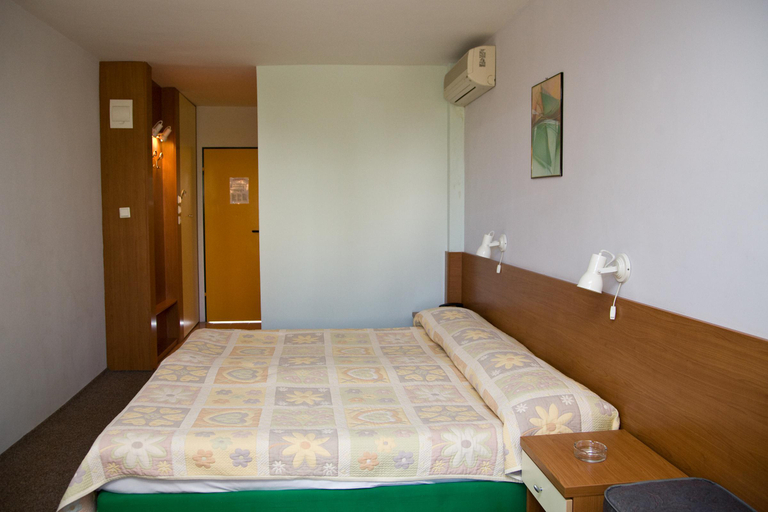 Bedroom, Hotel Trakia, Nesebar