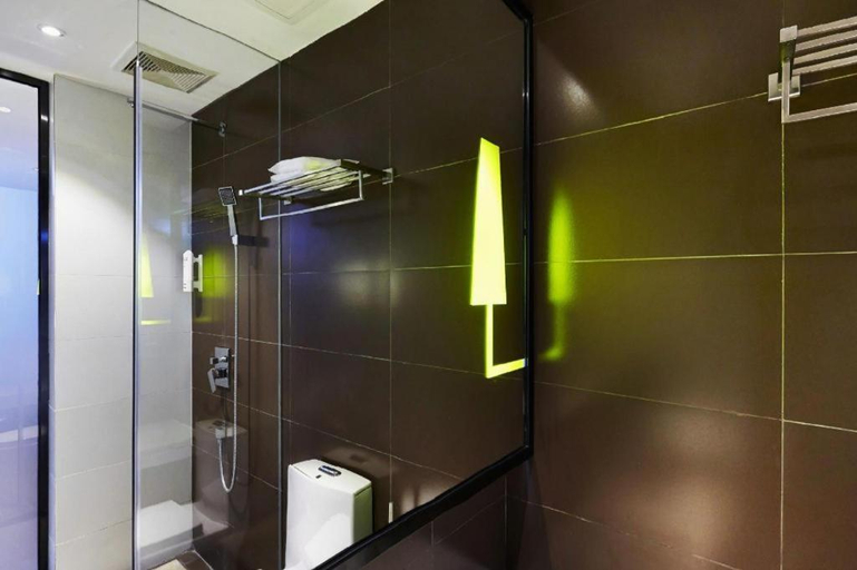 Bathroom 4, IU Hotel Guangzhou Taihe Square Branch, Guangzhou