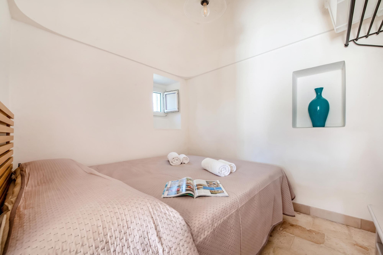 Room 2, Trulli Trullo in Locorotondo, Bari