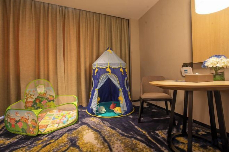 Bedroom 3, GanZhouXiangjiangwan International Hotel (South Gate Ancient City Wall), Ganzhou