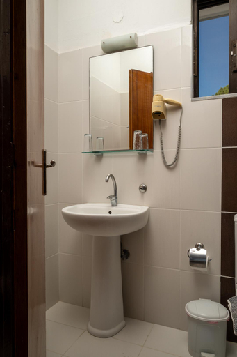 Bathroom 5, Gardenia Hotel, South Aegean