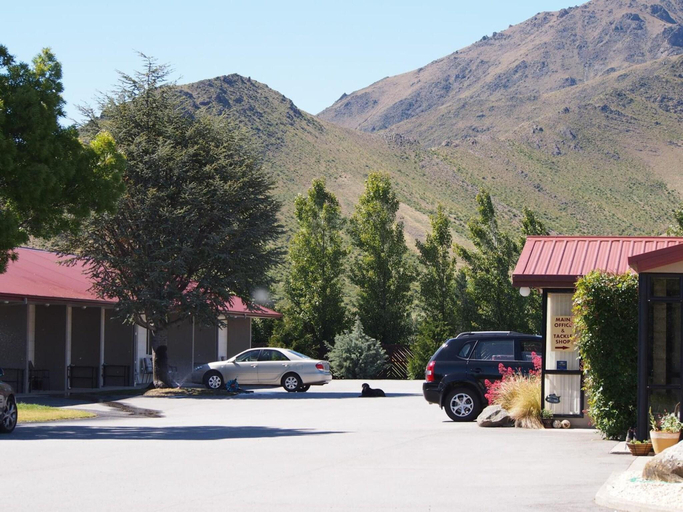 Public Area 4, Sierra Motel, Waitaki