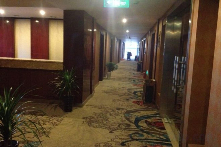 Others 5, 998 Business Hostel, Nantong