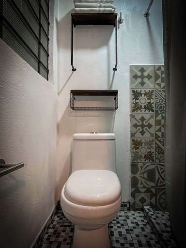 Bathroom 4, Casa Corregidora, Querétaro