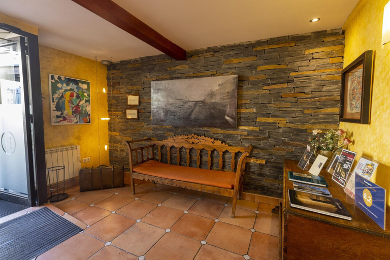 Public Area 2, Hostal Restaurante Puerta Del Alcazar, Ávila