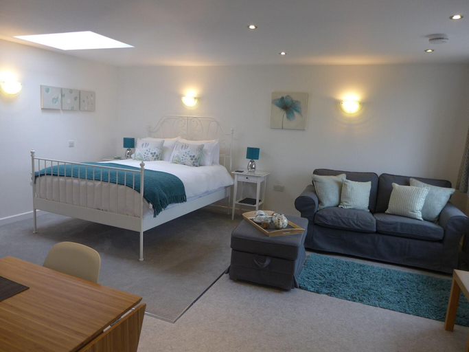 Room 5, The Rock Self Catering Holiday Accommodation, Gloucestershire