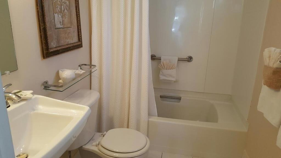 Bathroom 4, Starlight Lodge Cape Cod, Barnstable