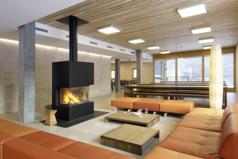 Public Area 2, Scuol Youth Hostel, Inn
