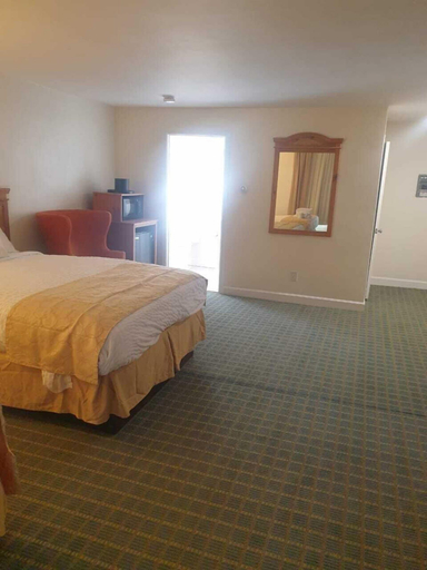 Bedroom 5, Town & Country, Bristol