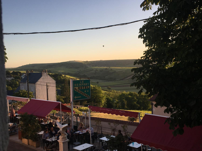 Exterior & Views 2, Hotel Du Rempart, Cher