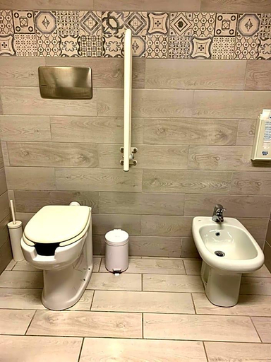 Bathroom 5, Cascina Bellaria, Milano