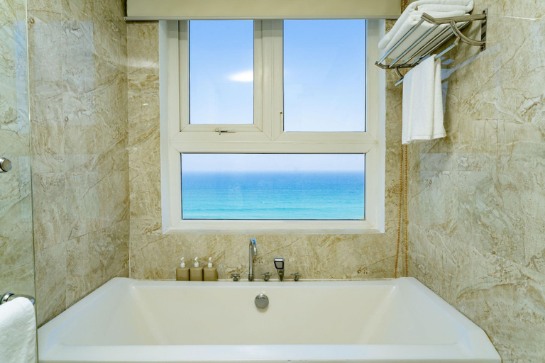 Bathroom 5, Ocean Waves Resort, Cam Lâm